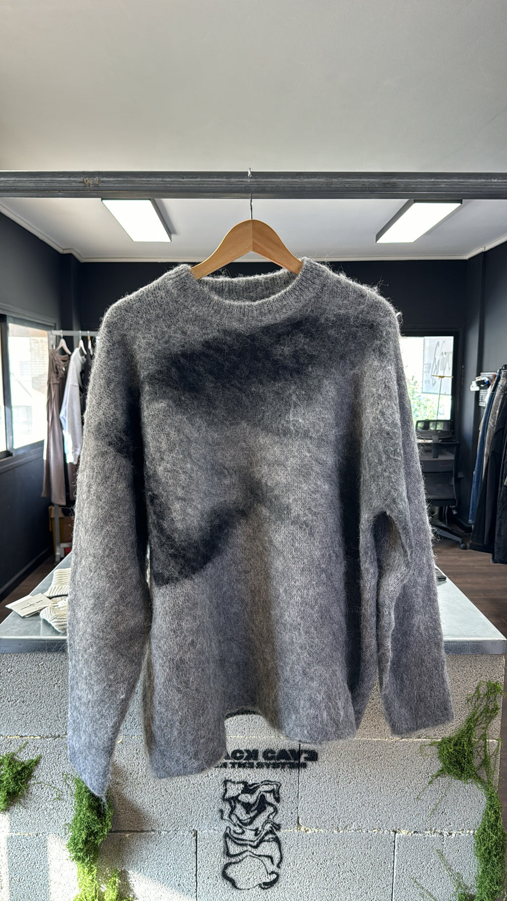 WOOL YARN WIDE SILHOUETTE SWEATER