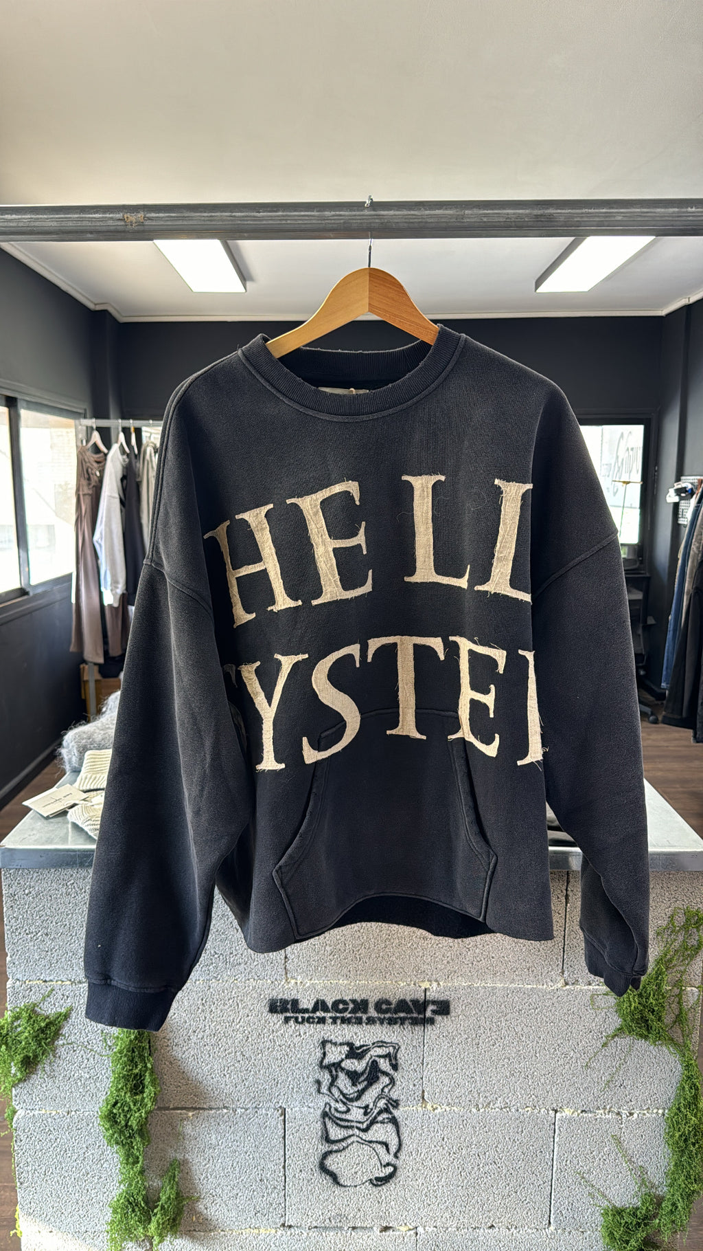 DECONSTRUCTED APPLIQUÉ SWEATSHIRT