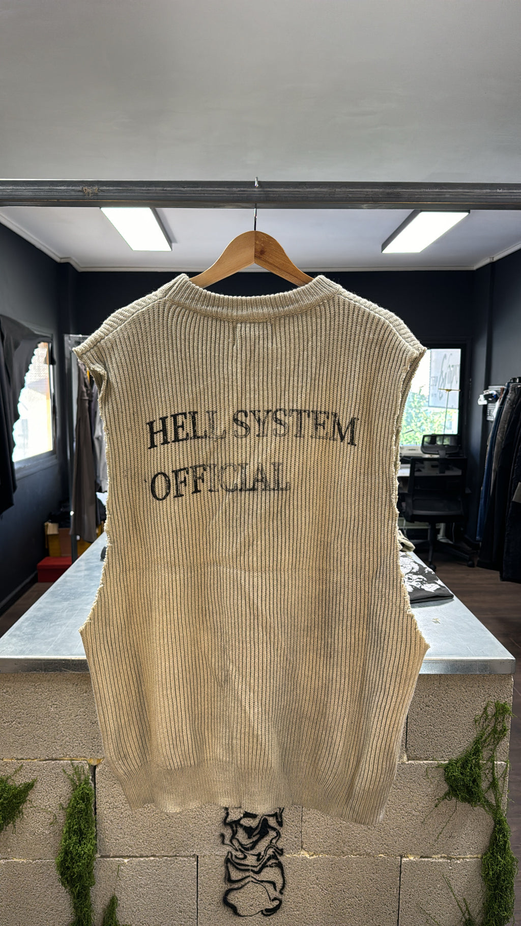 DISTRESSED KNIT VEST
