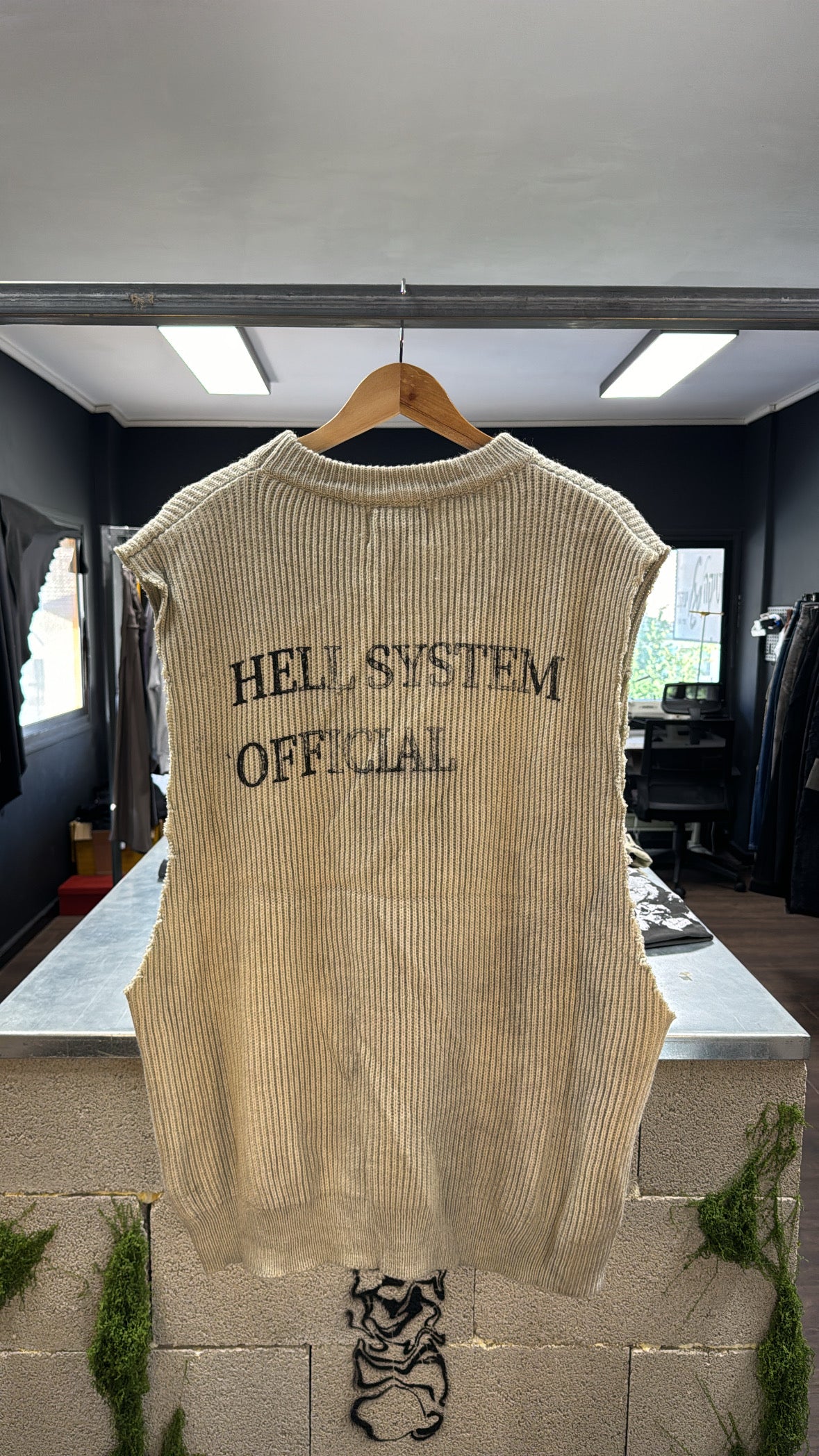DISTRESSED KNIT VEST