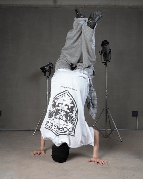 BLACK CREST TEE - WHITE