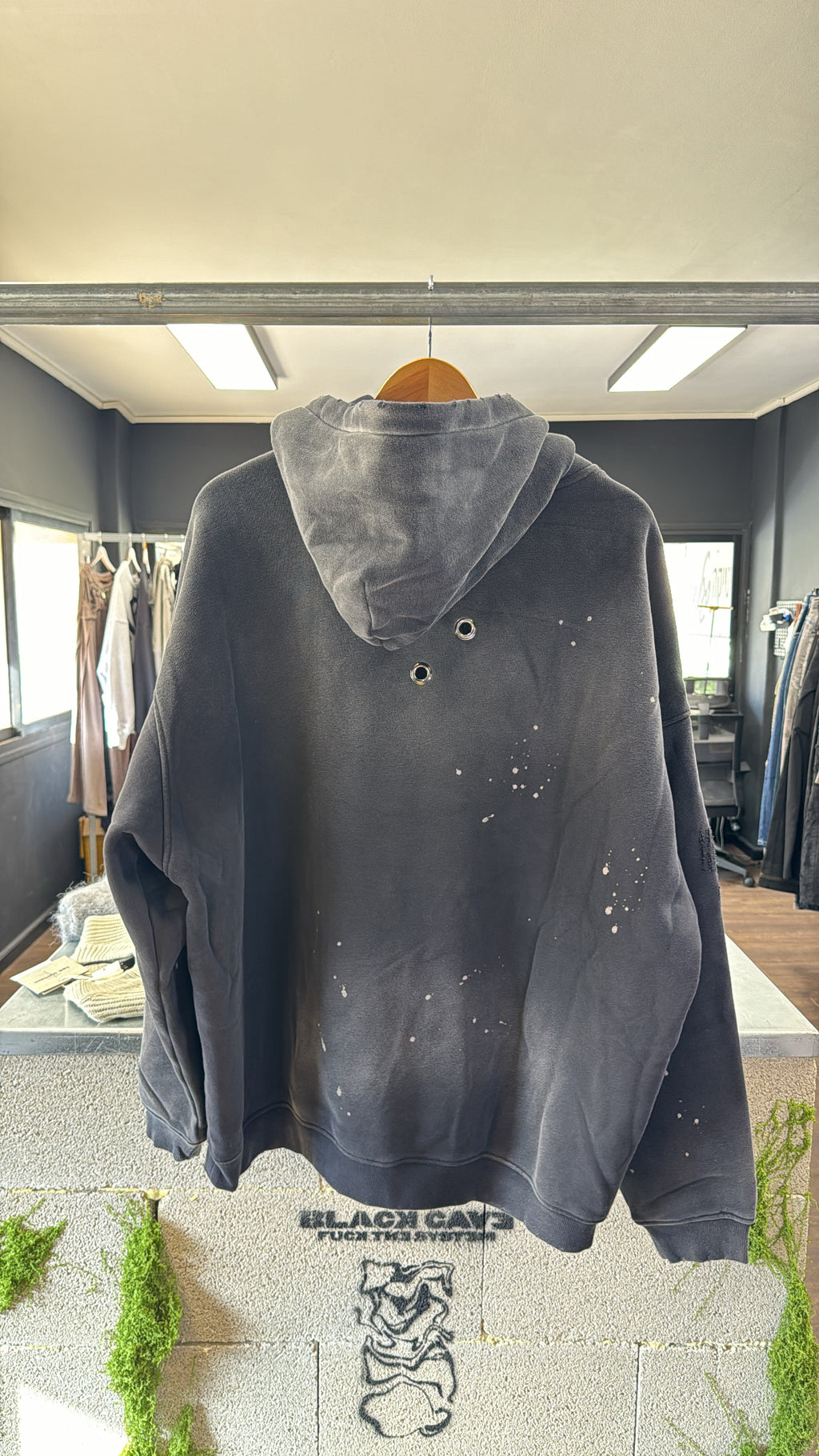 DISTRESSED SLOGAN HOODIE