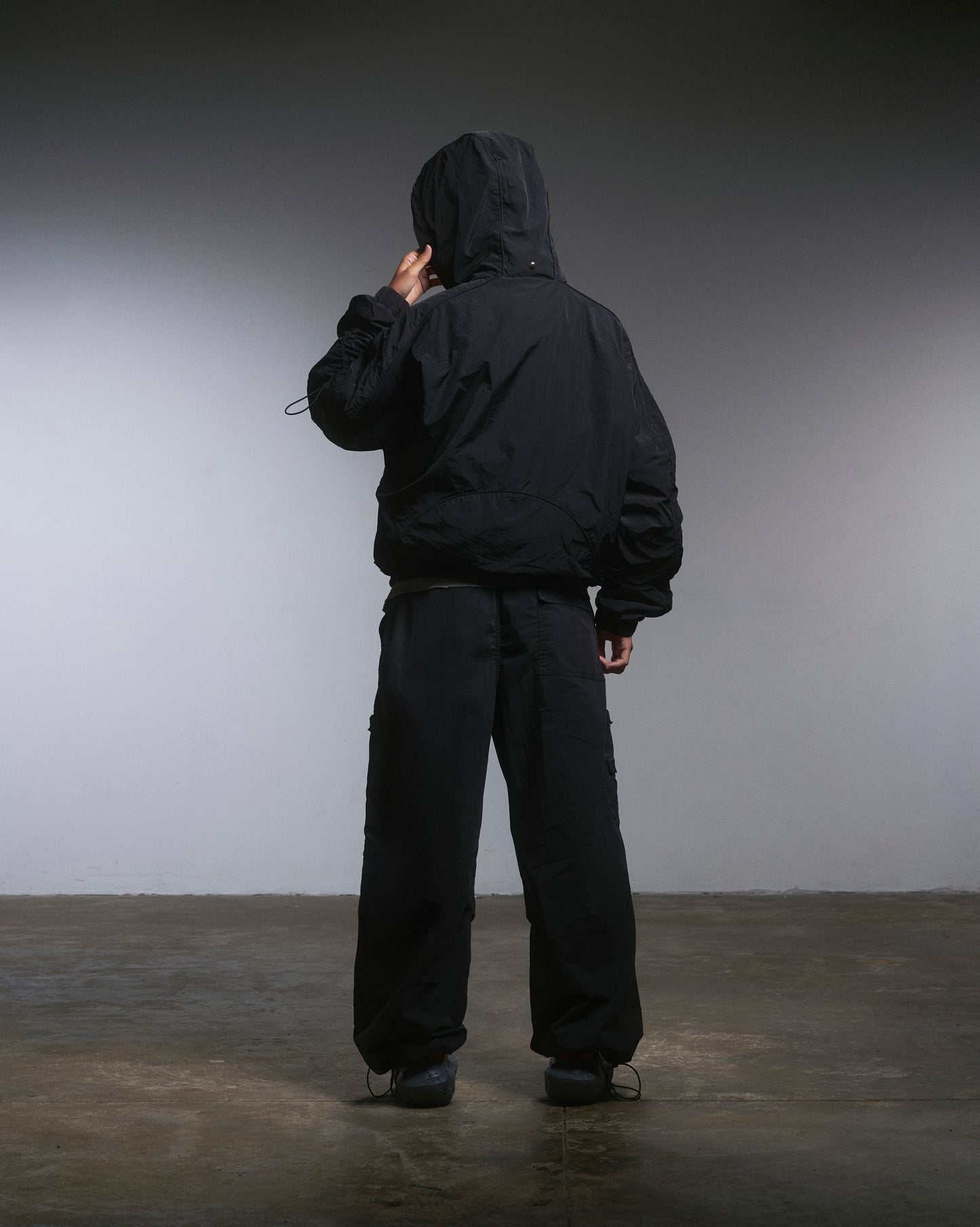 HOOD PANELLED JACKET/ BLACK