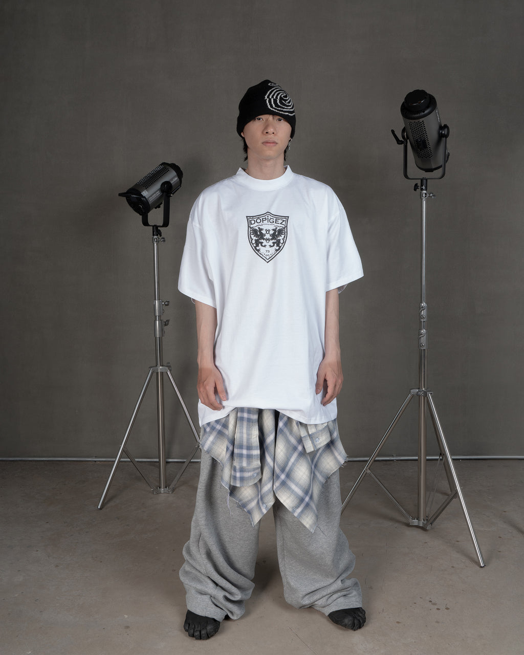 BLACK CREST TEE - WHITE