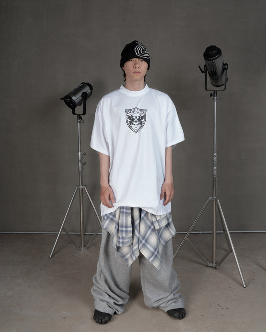 BLACK CREST TEE - WHITE