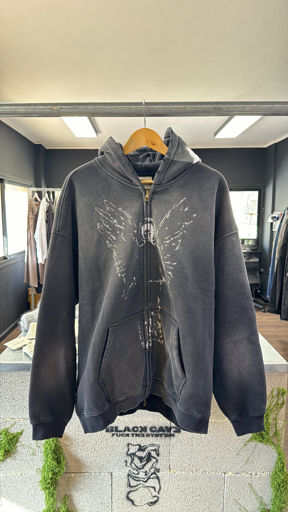 DISTRESSED LOOSE ZIP HOODIE