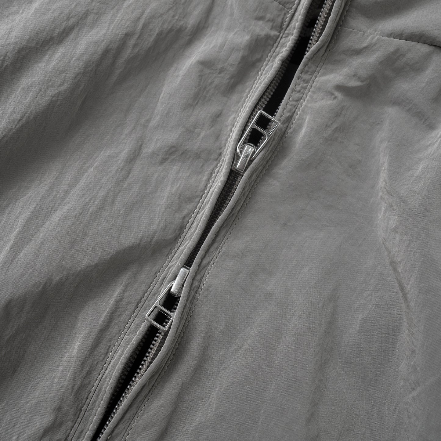 HOOD PANELLED JACKET/ GREY