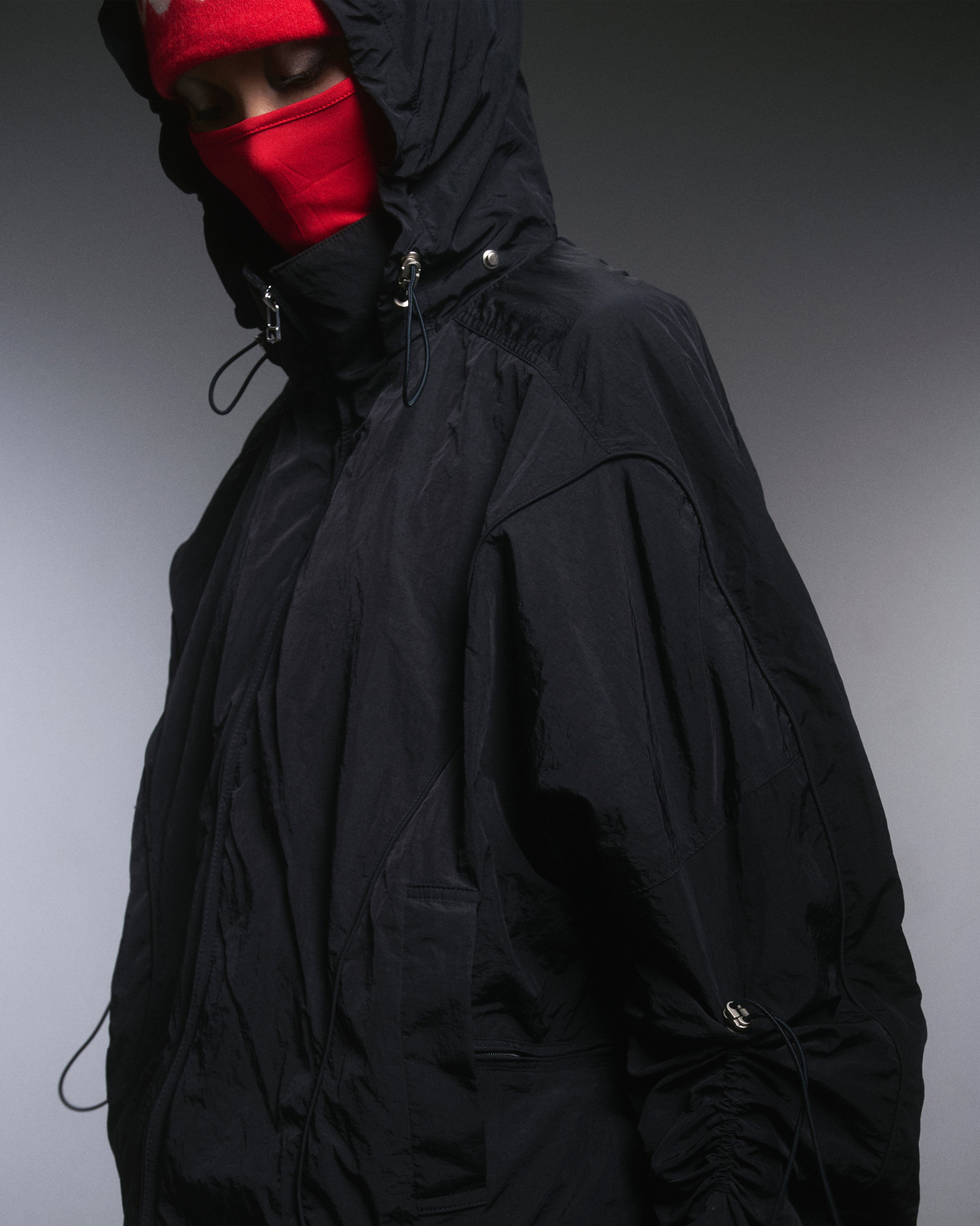 HOOD PANELLED JACKET/ BLACK