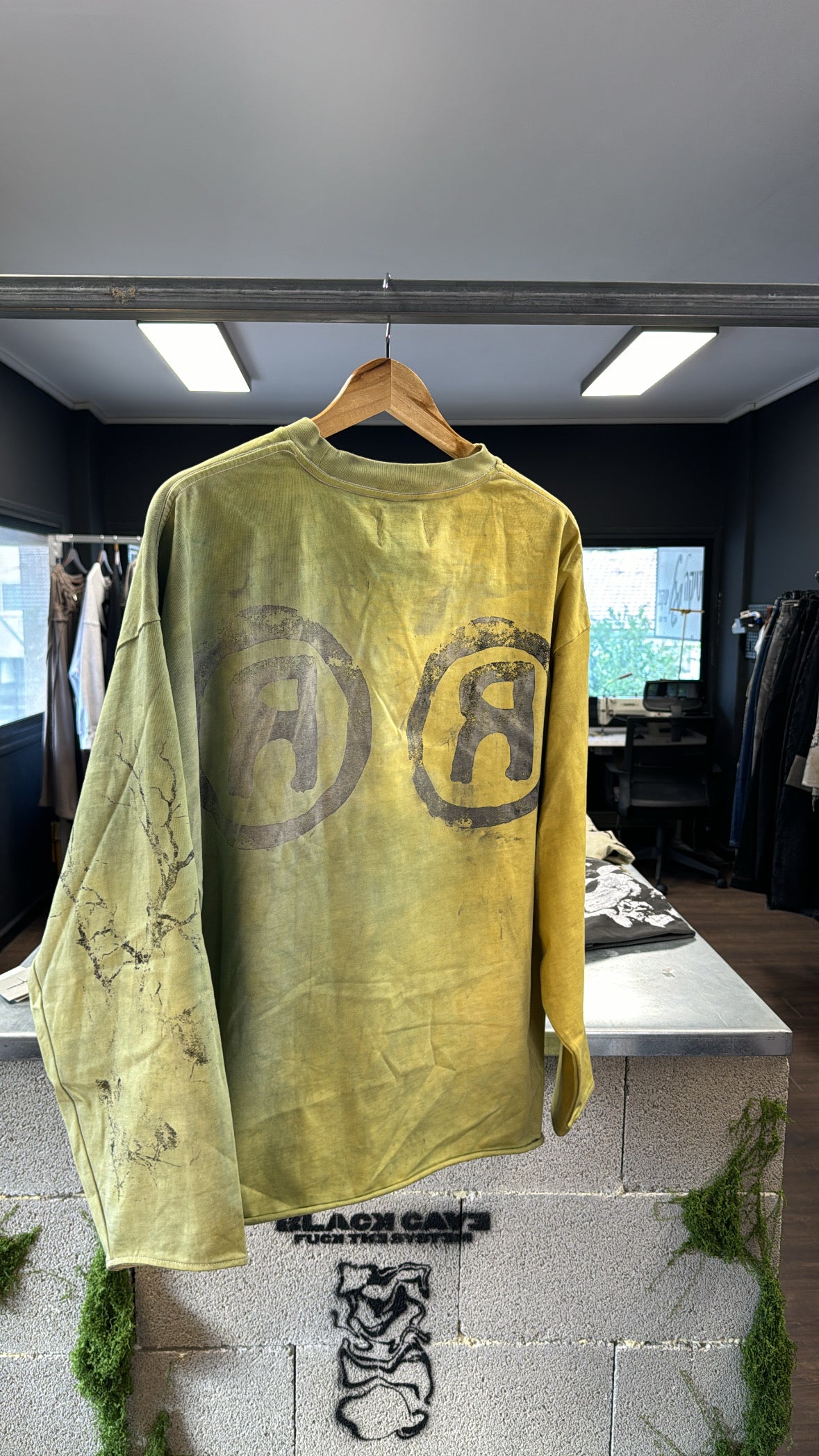 DISTRESSED TREE LONG SLEEVE
