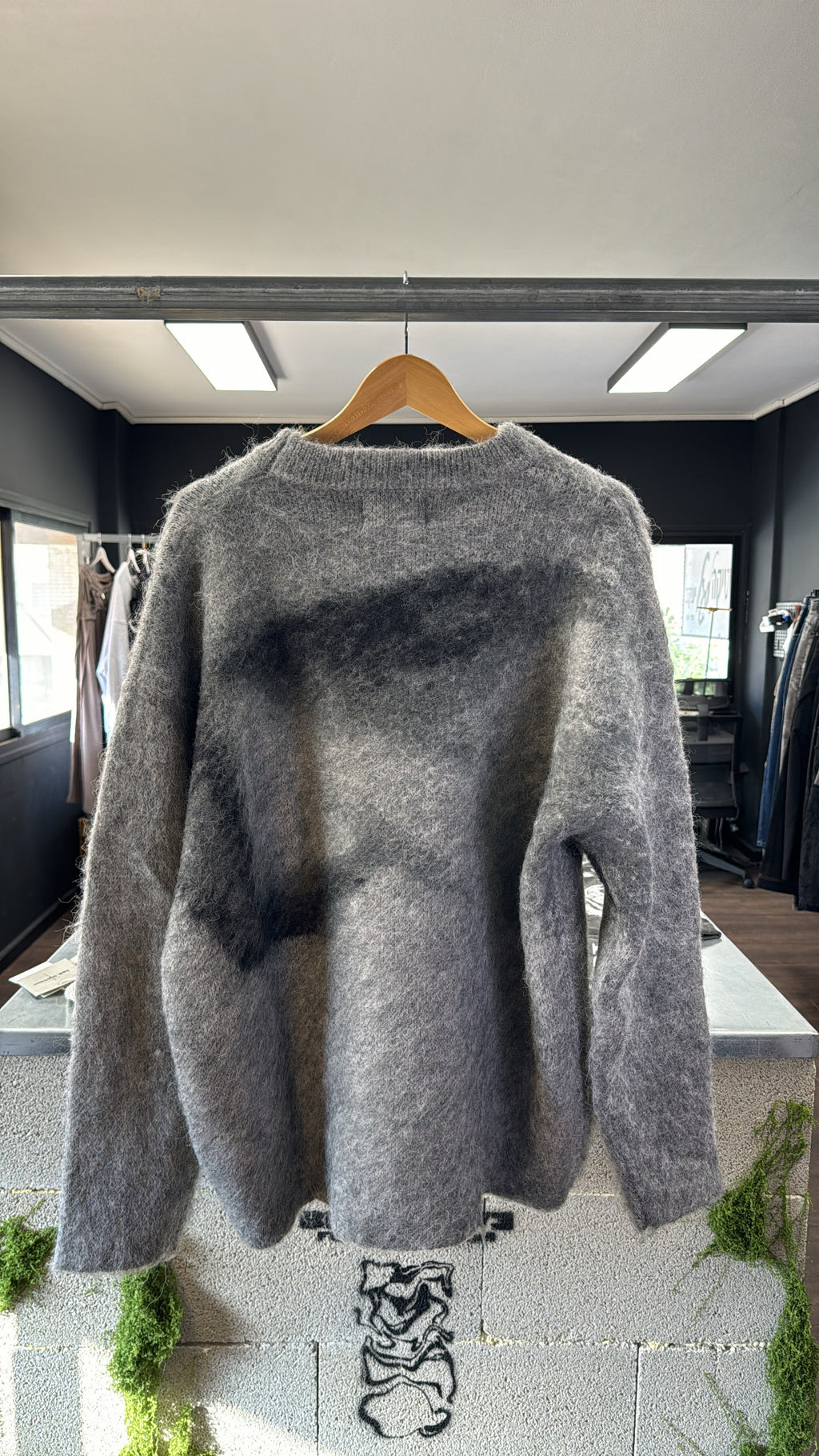 WOOL YARN WIDE SILHOUETTE SWEATER