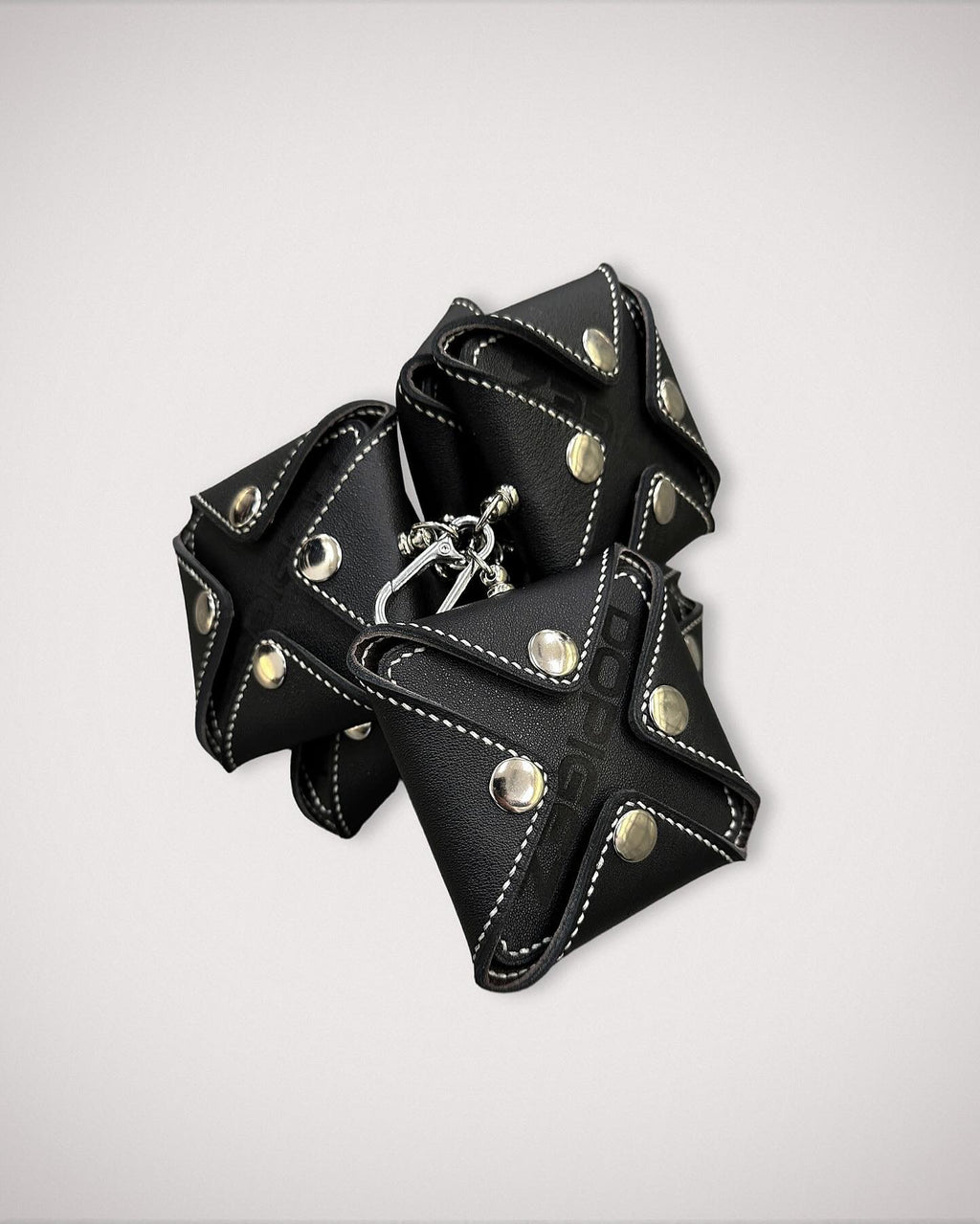 X-SNAP LEATHER POUCH - BLACK STITCHED
