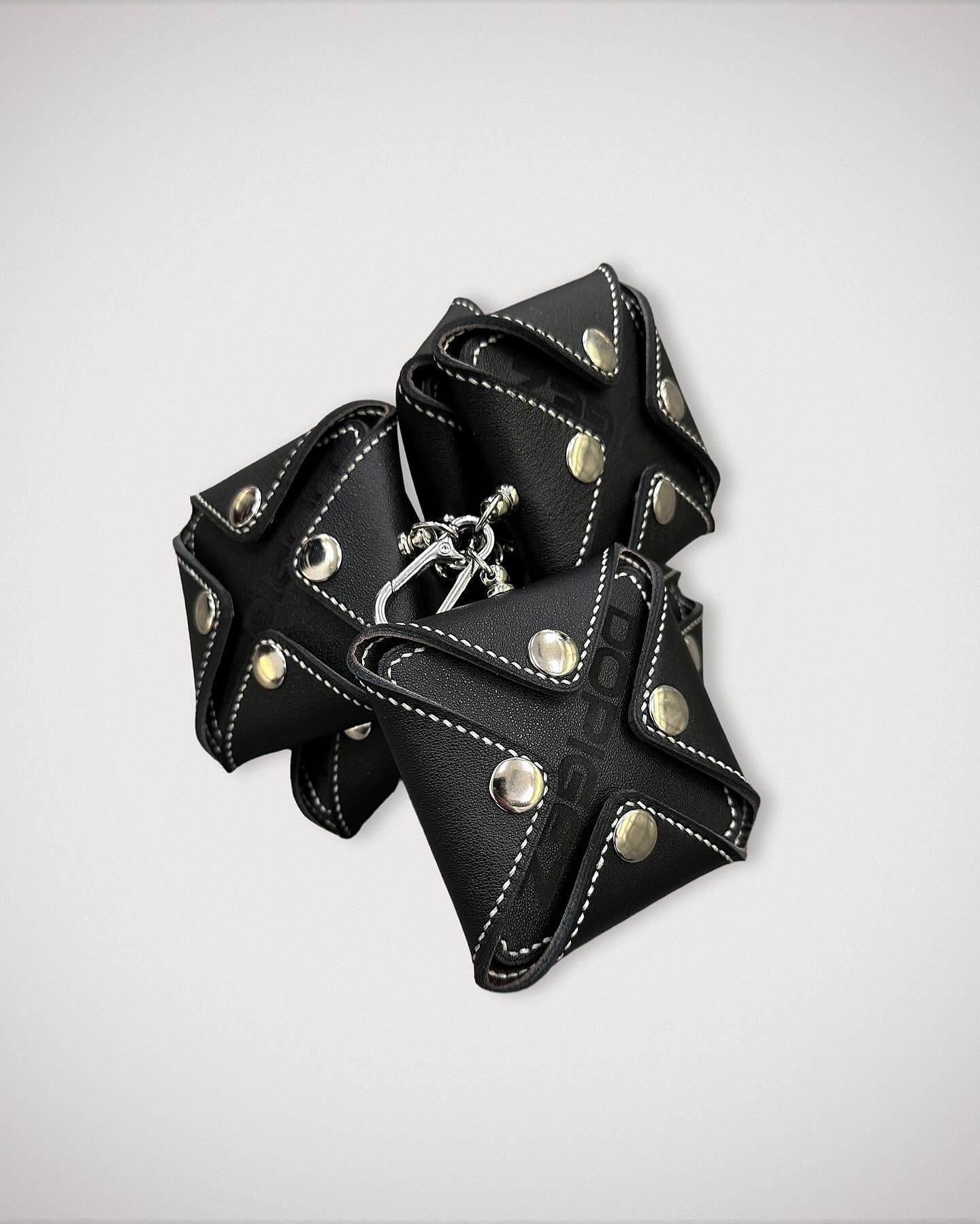 X-SNAP LEATHER POUCH - BLACK STITCHED