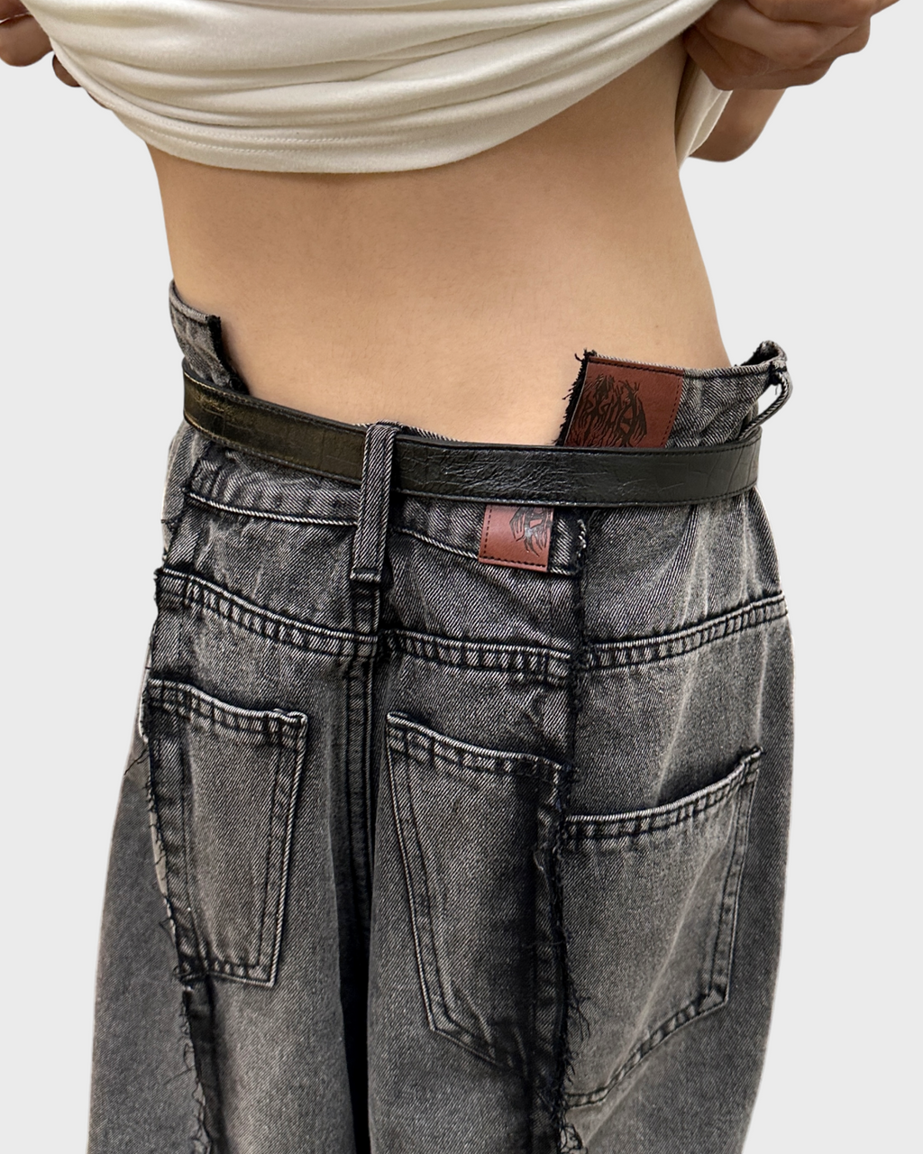 BROKEN WAIST DENIM - WASHED BLACK