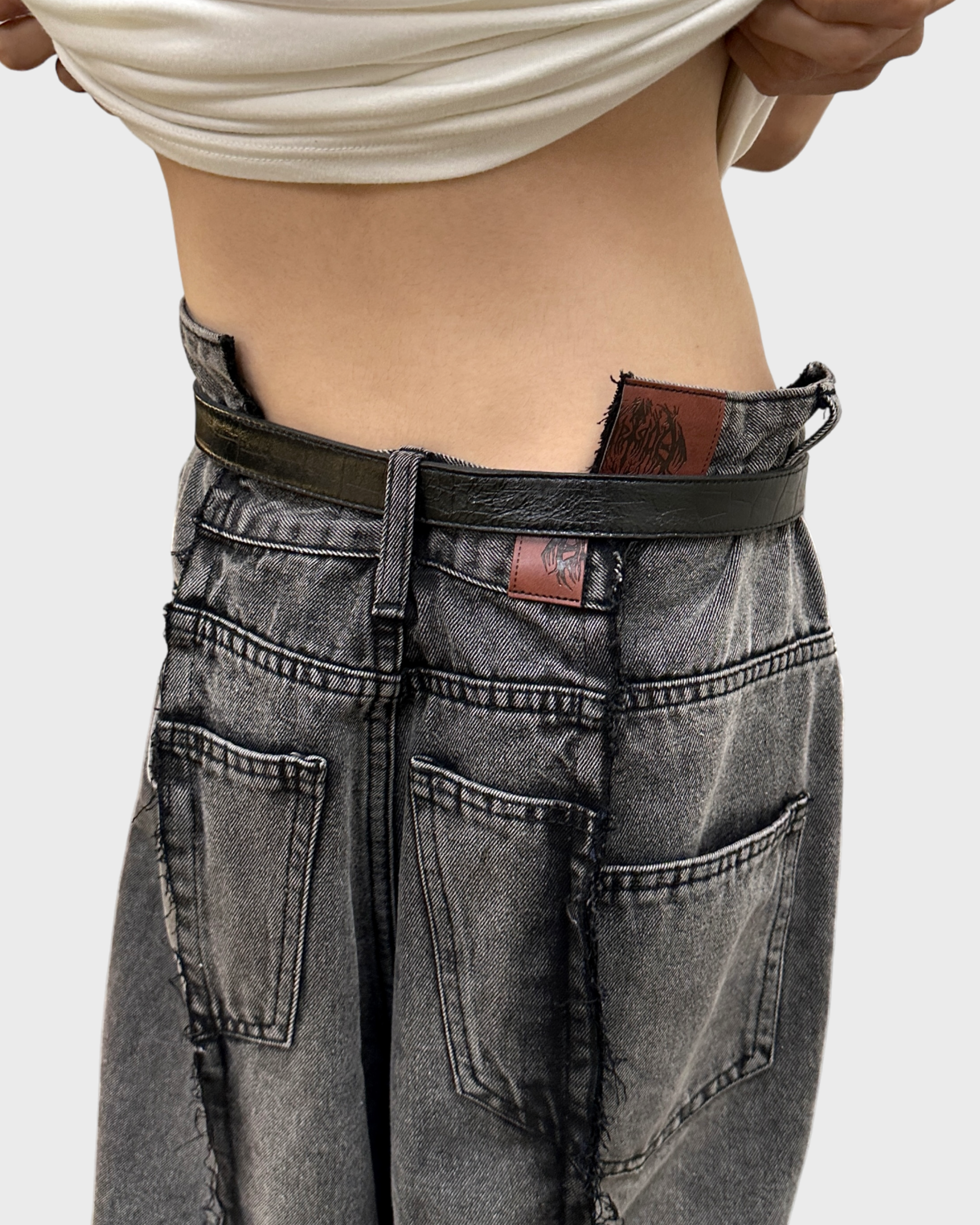 BROKEN WAIST DENIM - WASHED BLACK