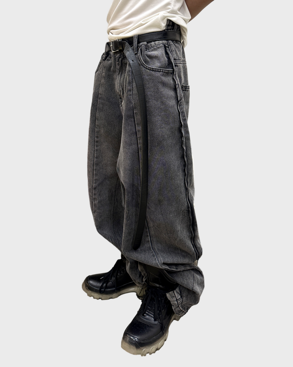 BROKEN WAIST DENIM - WASHED BLACK