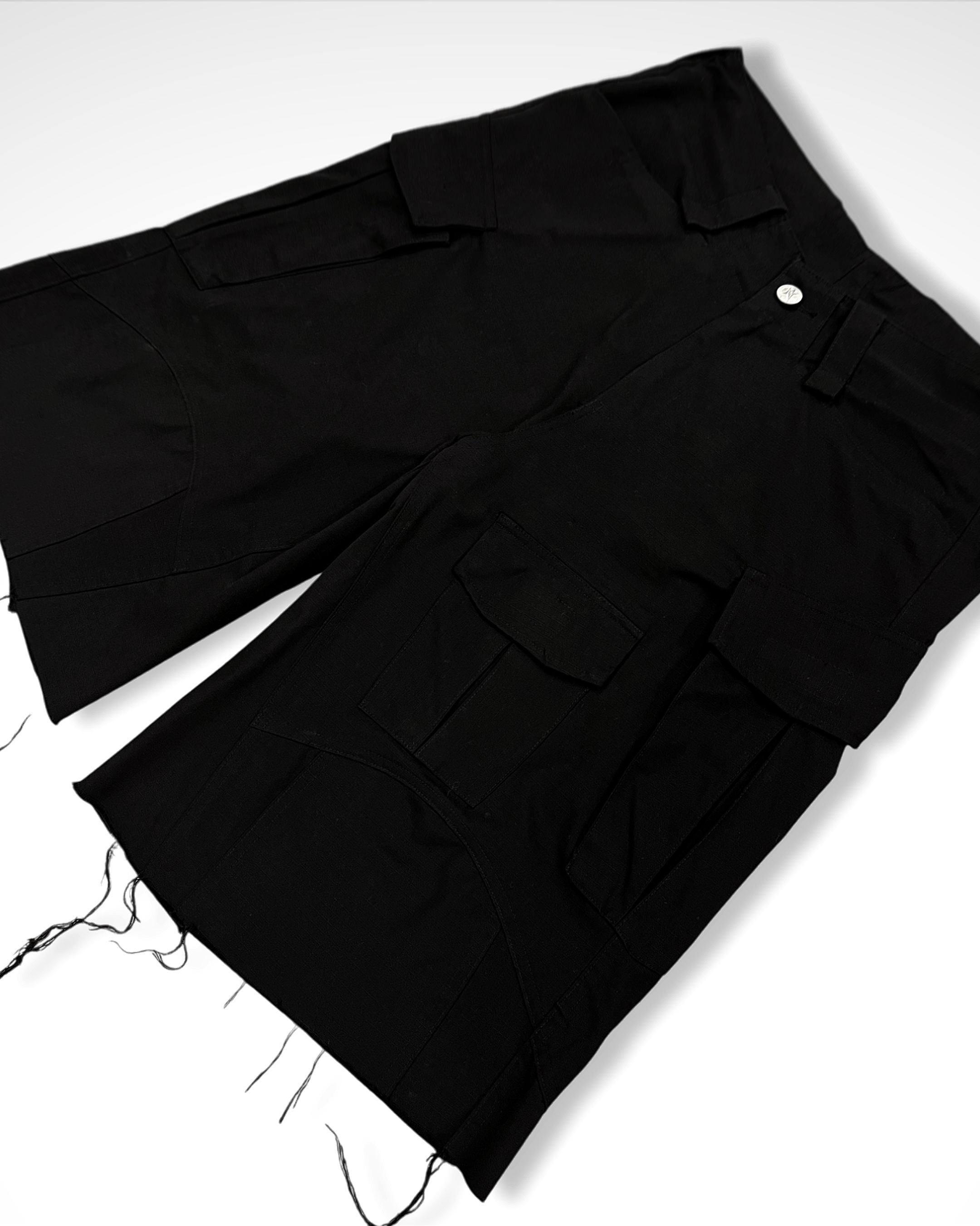 RAW EDGE CARGO SHORTS - BLACK