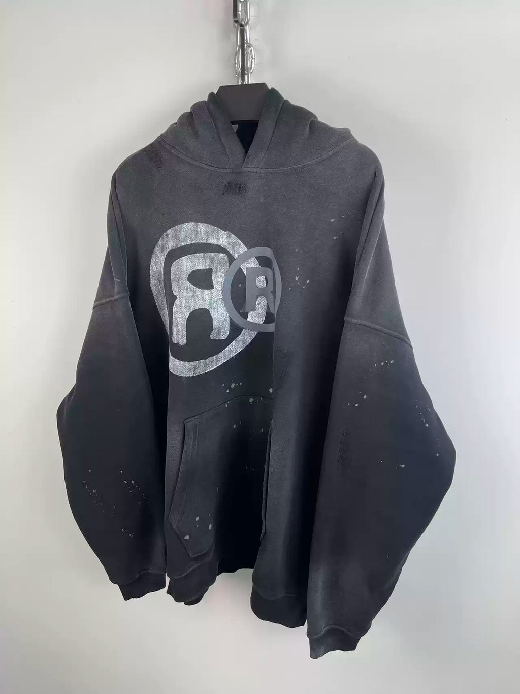 DISTRESSED R LOGO HOODIE
