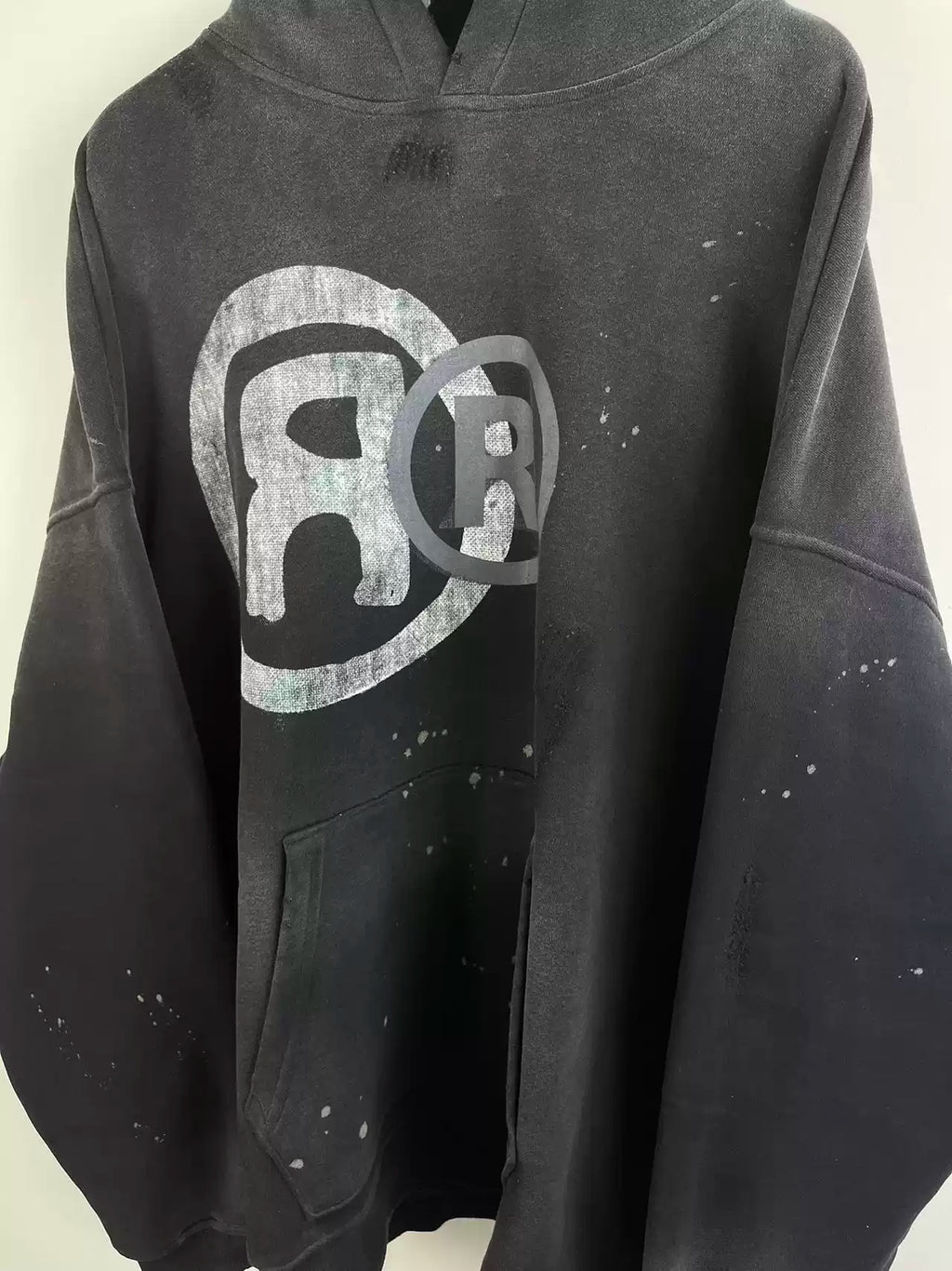 DISTRESSED R LOGO HOODIE