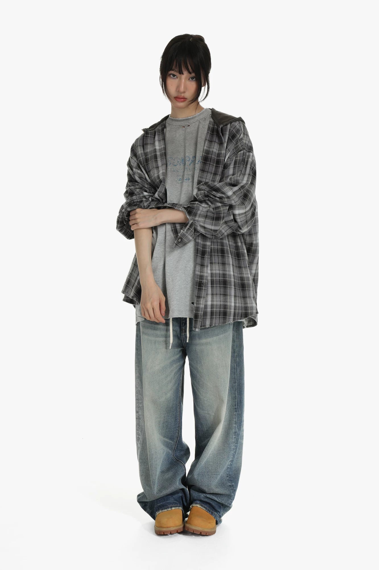 GRADIENT BATTLE-DAMAGED TEE GRAY