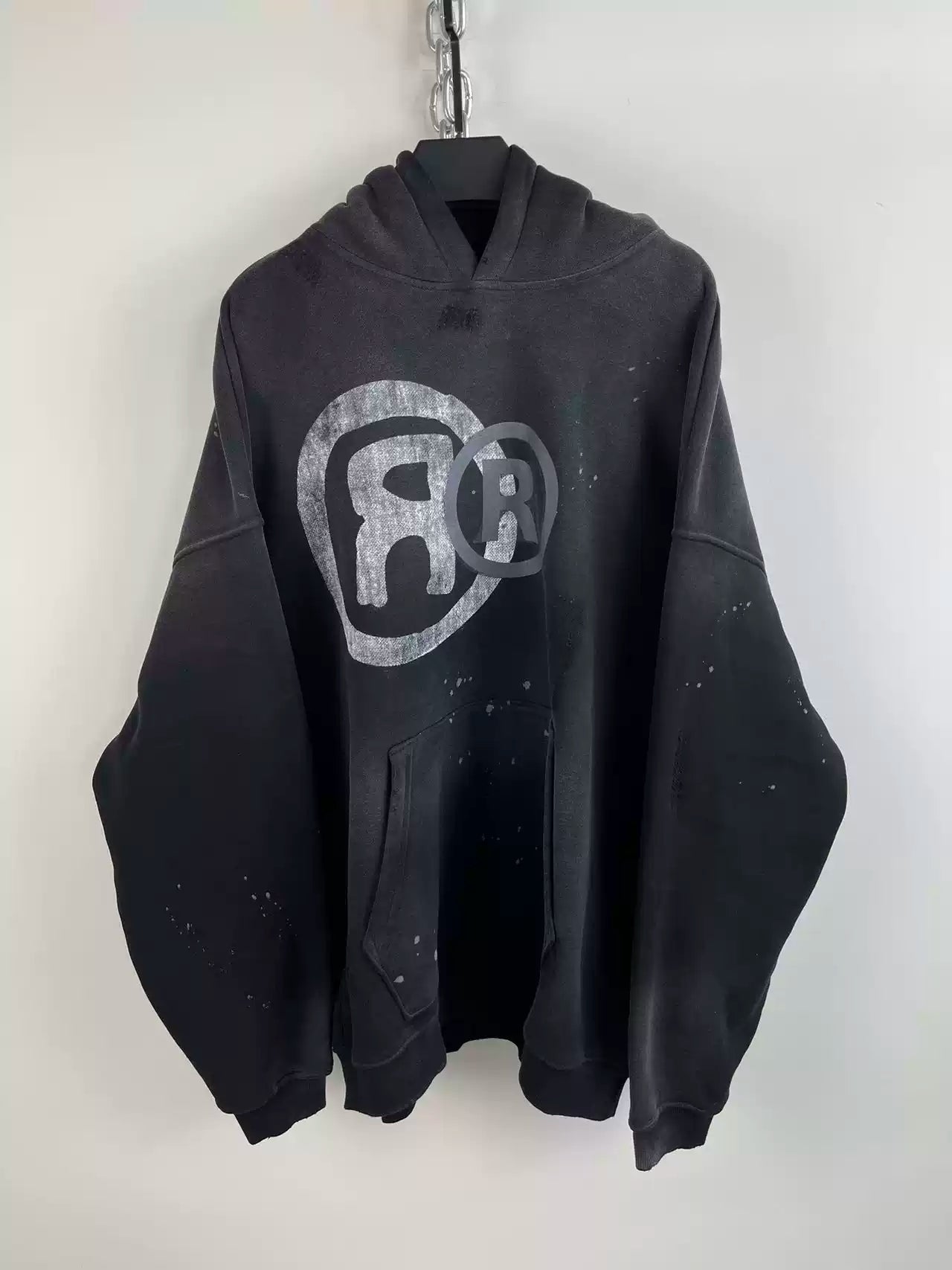 DISTRESSED R LOGO HOODIE