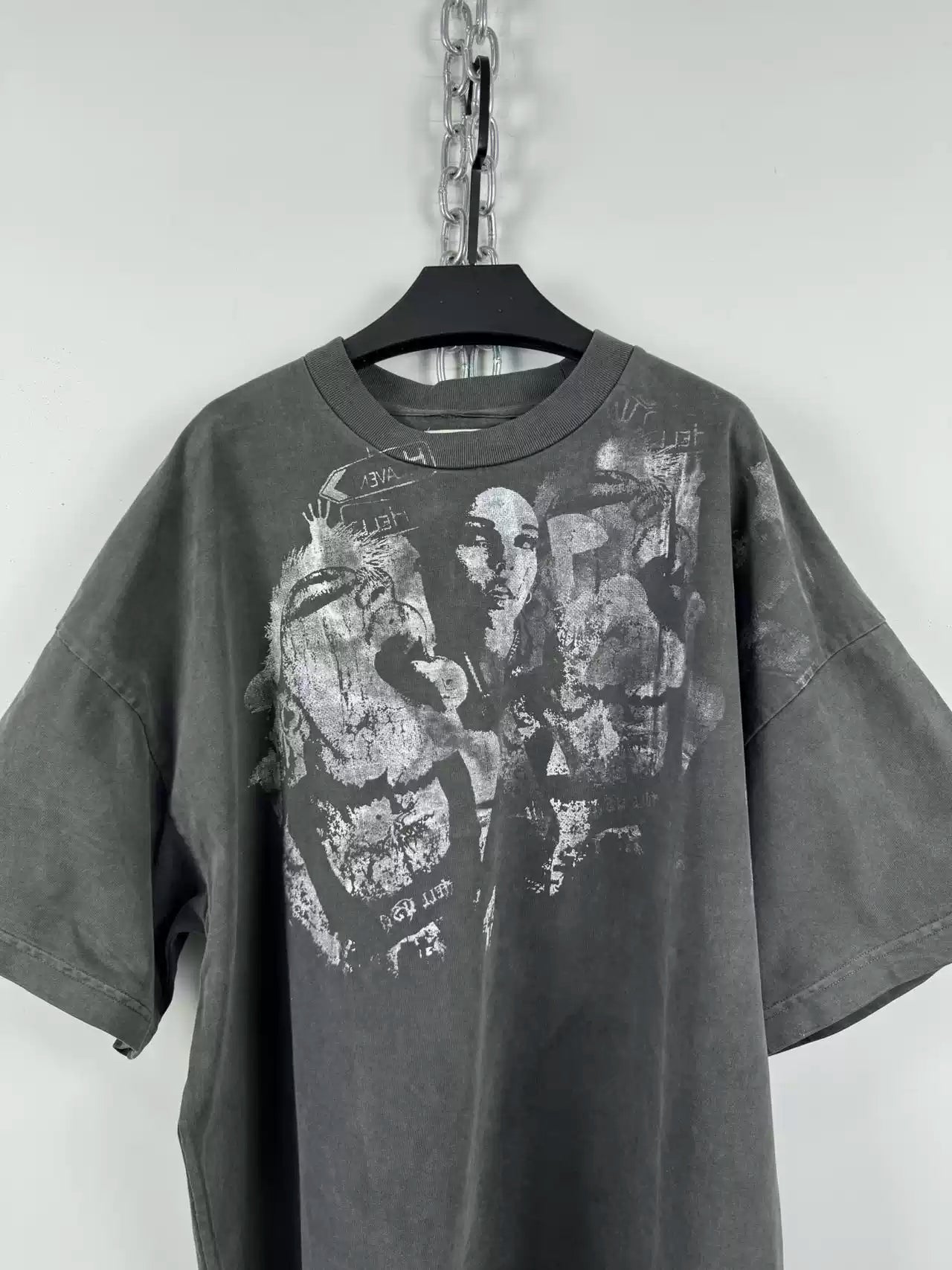 DISTRESSED ARCHIVE TEE