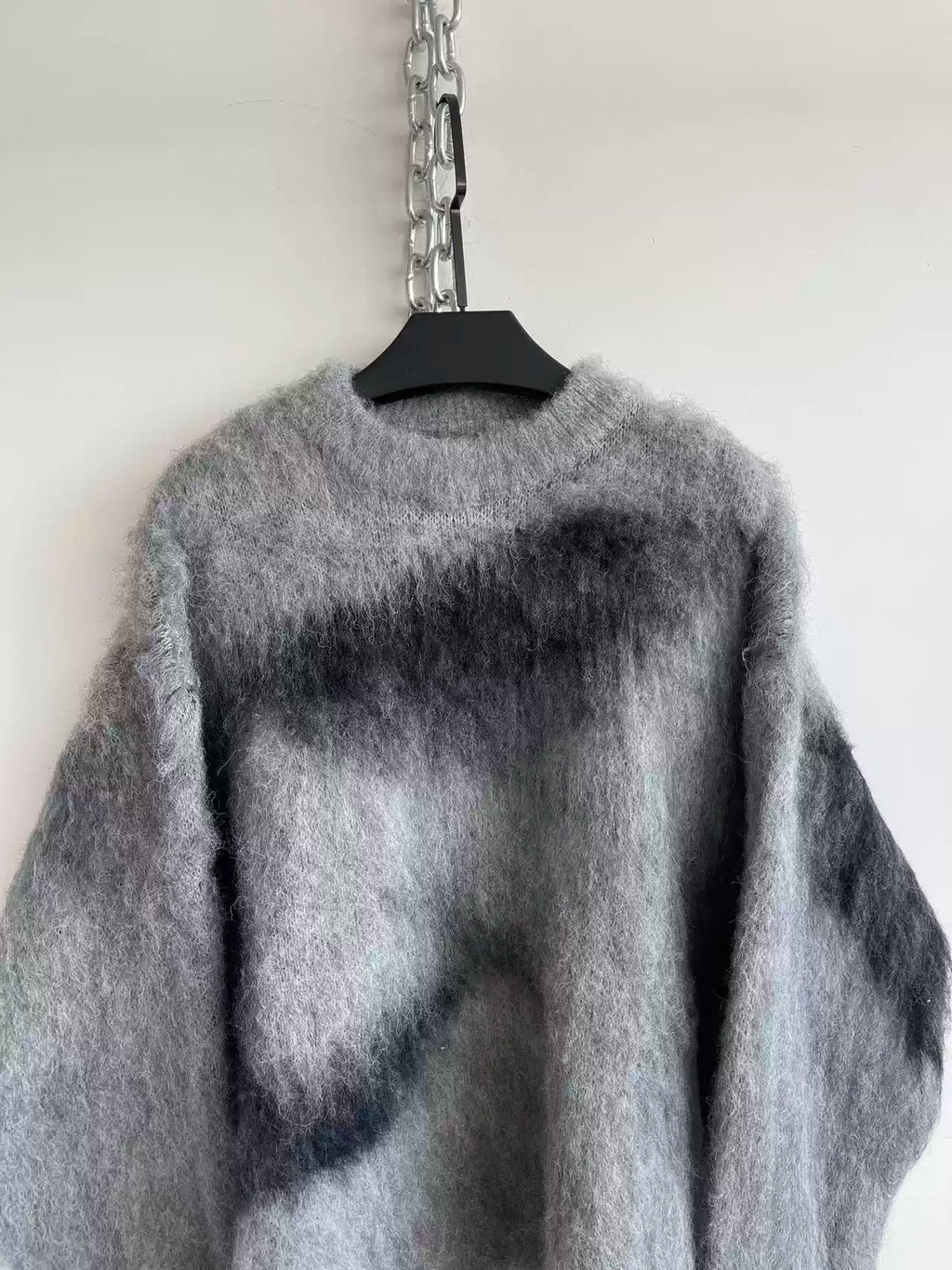 WOOL YARN WIDE SILHOUETTE SWEATER