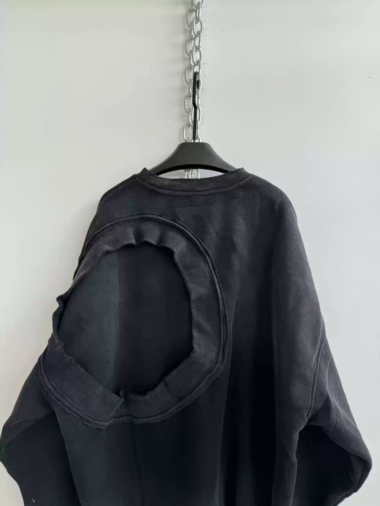 DECONSTRUCTED APPLIQUÉ SWEATSHIRT