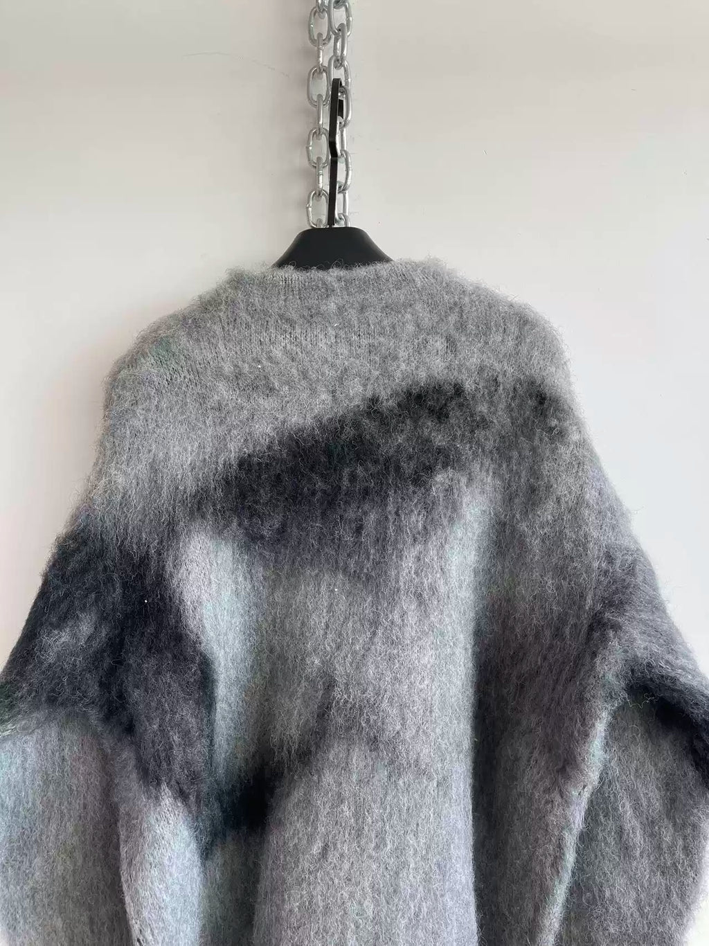 WOOL YARN WIDE SILHOUETTE SWEATER