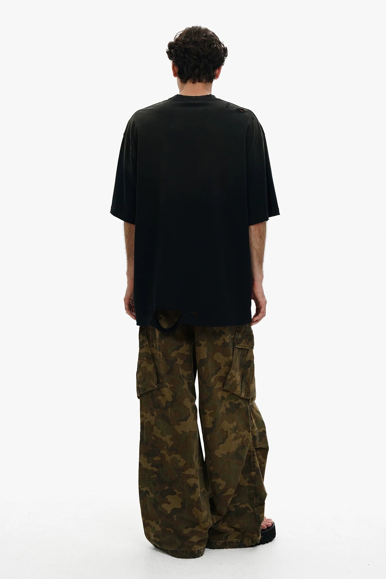GRADIENT BATTLE-DAMAGED TEE BLACK