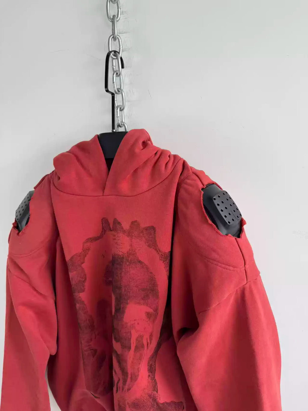 ARMOR SHOULDER HOODIE