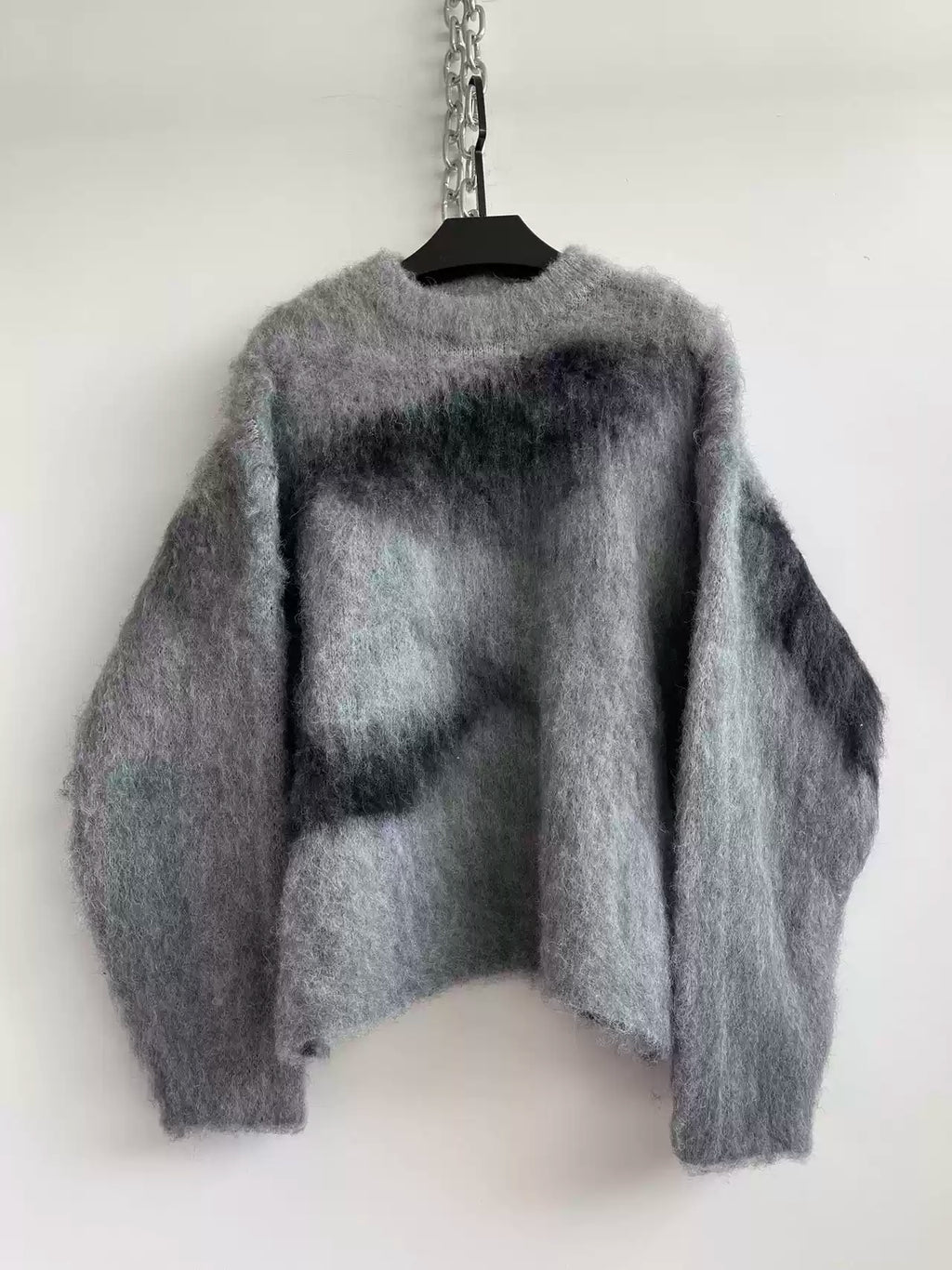 WOOL YARN WIDE SILHOUETTE SWEATER