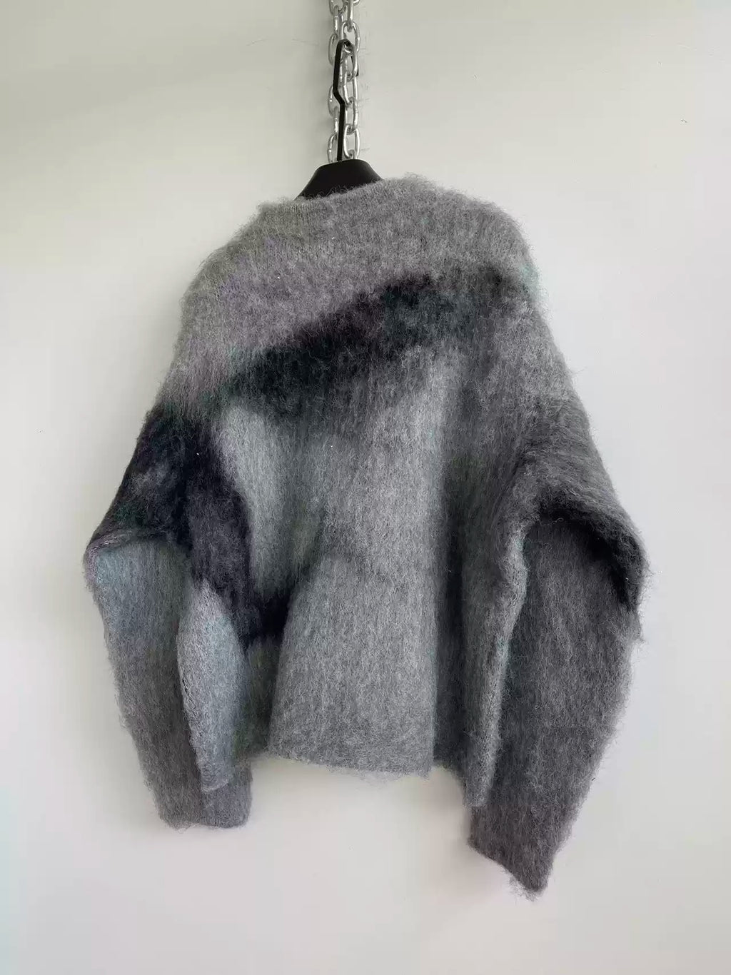 WOOL YARN WIDE SILHOUETTE SWEATER
