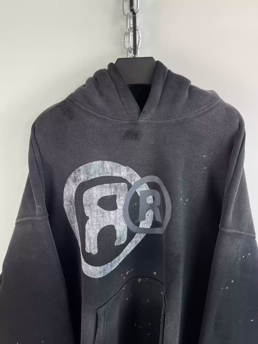 DISTRESSED R LOGO HOODIE