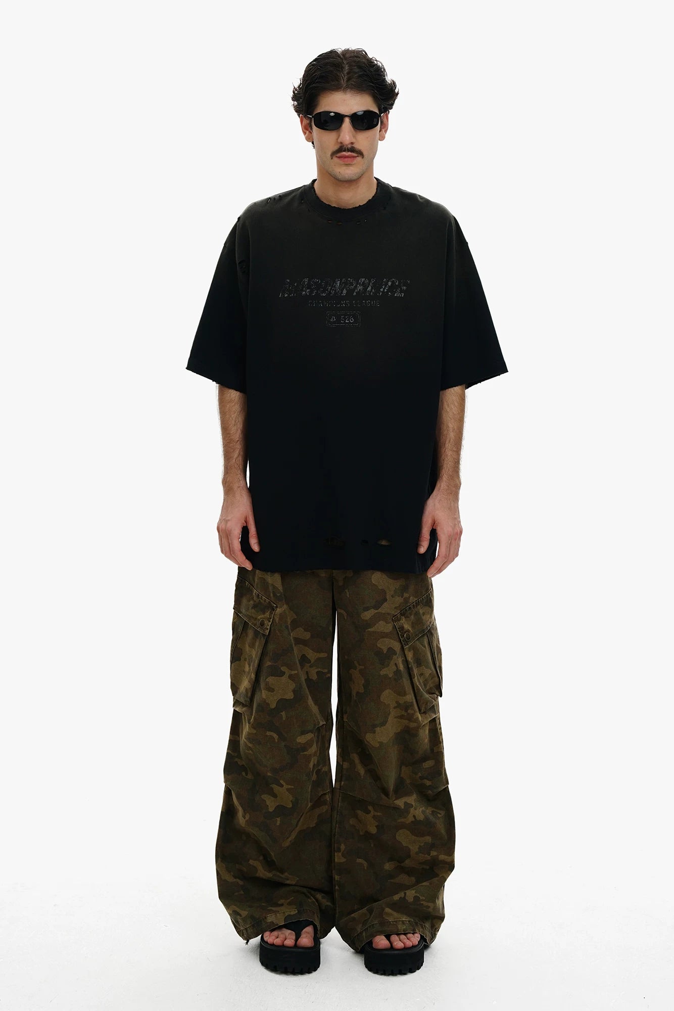 GRADIENT BATTLE-DAMAGED TEE BLACK