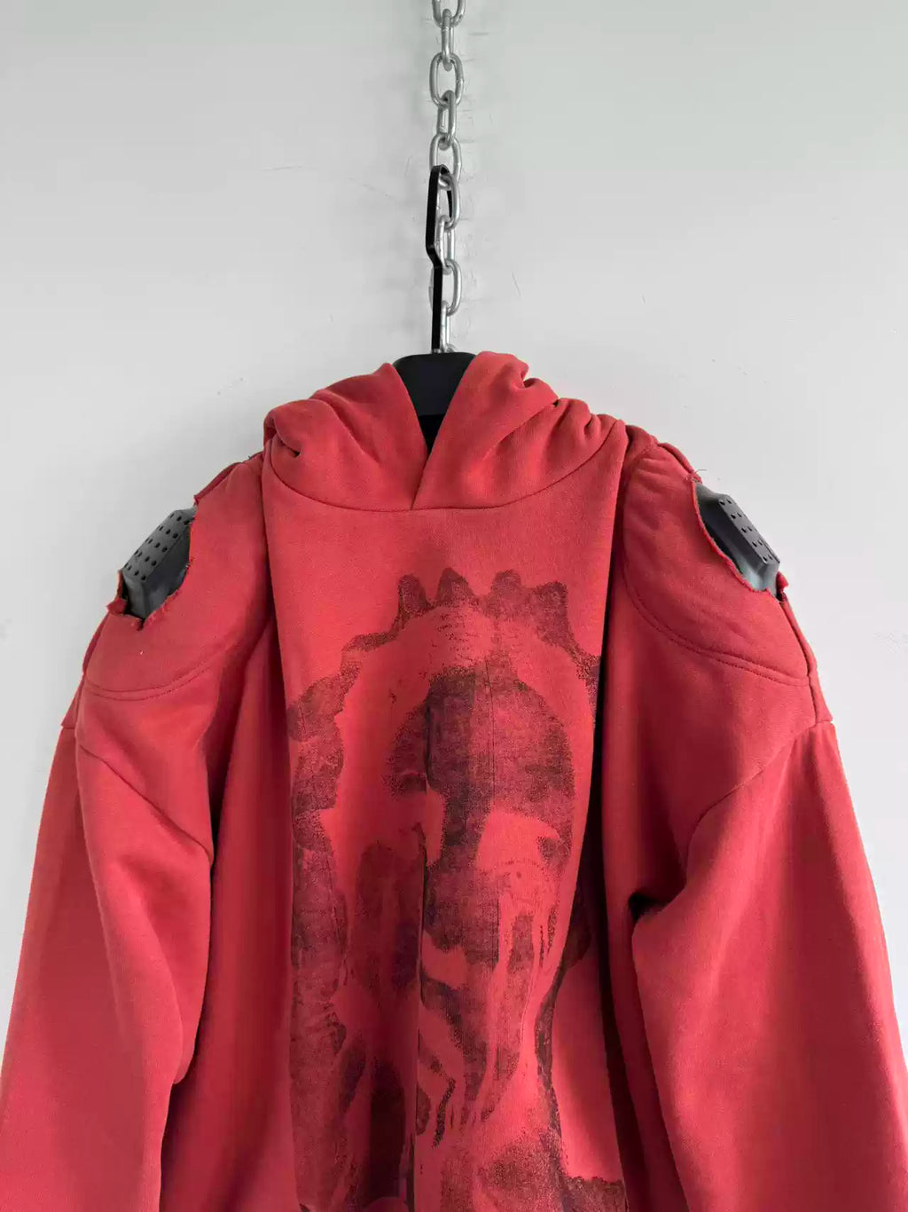 ARMOR SHOULDER HOODIE