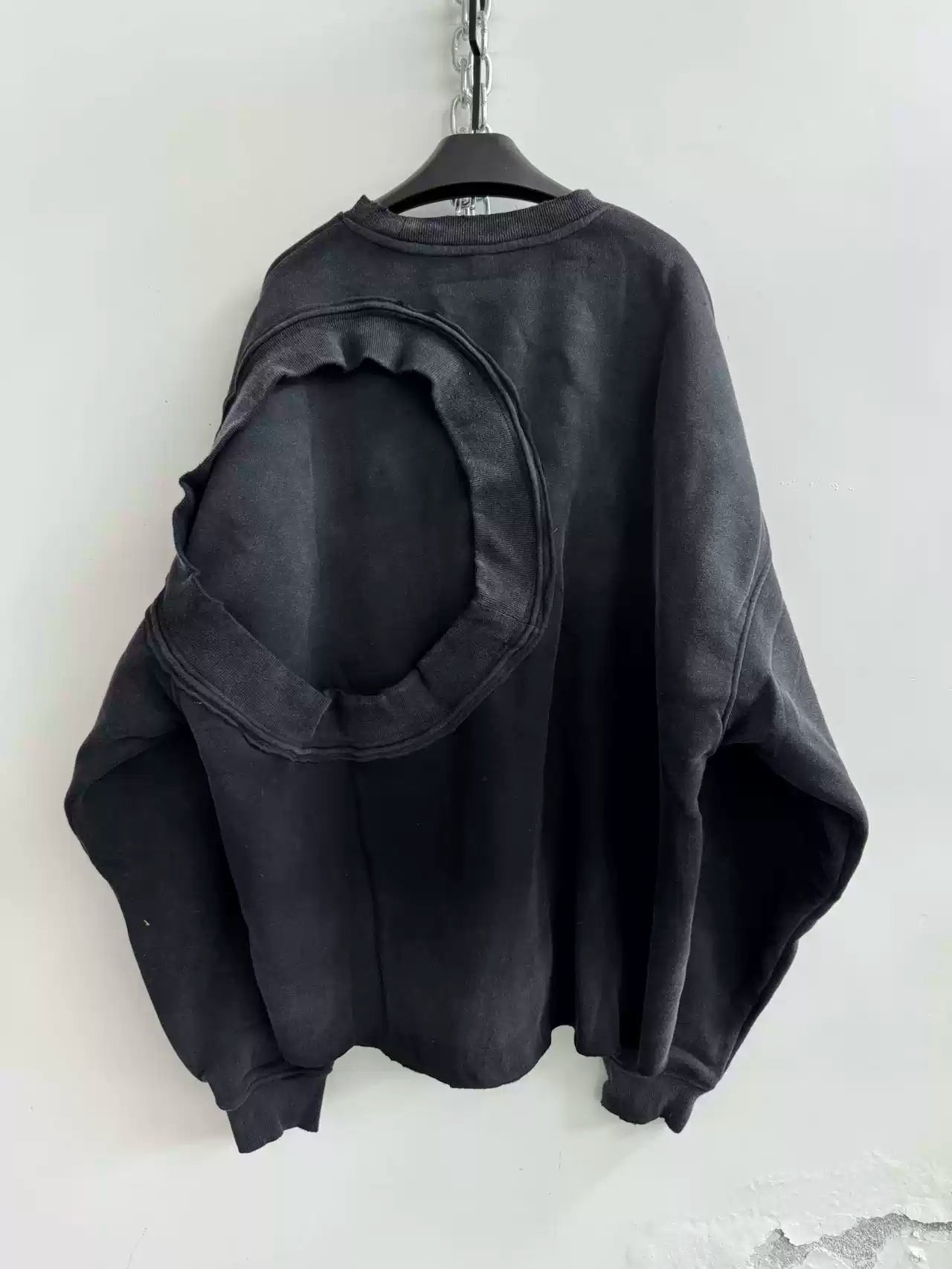 DECONSTRUCTED APPLIQUÉ SWEATSHIRT