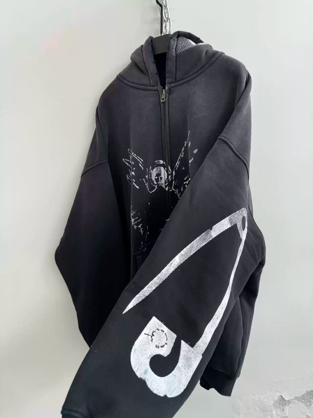 DISTRESSED LOOSE ZIP HOODIE