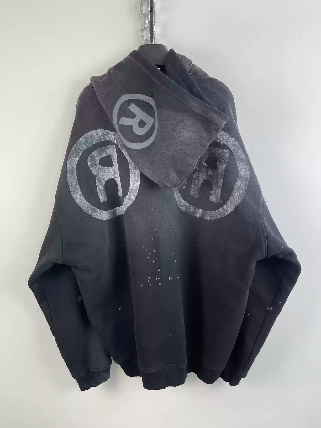 DISTRESSED R LOGO HOODIE