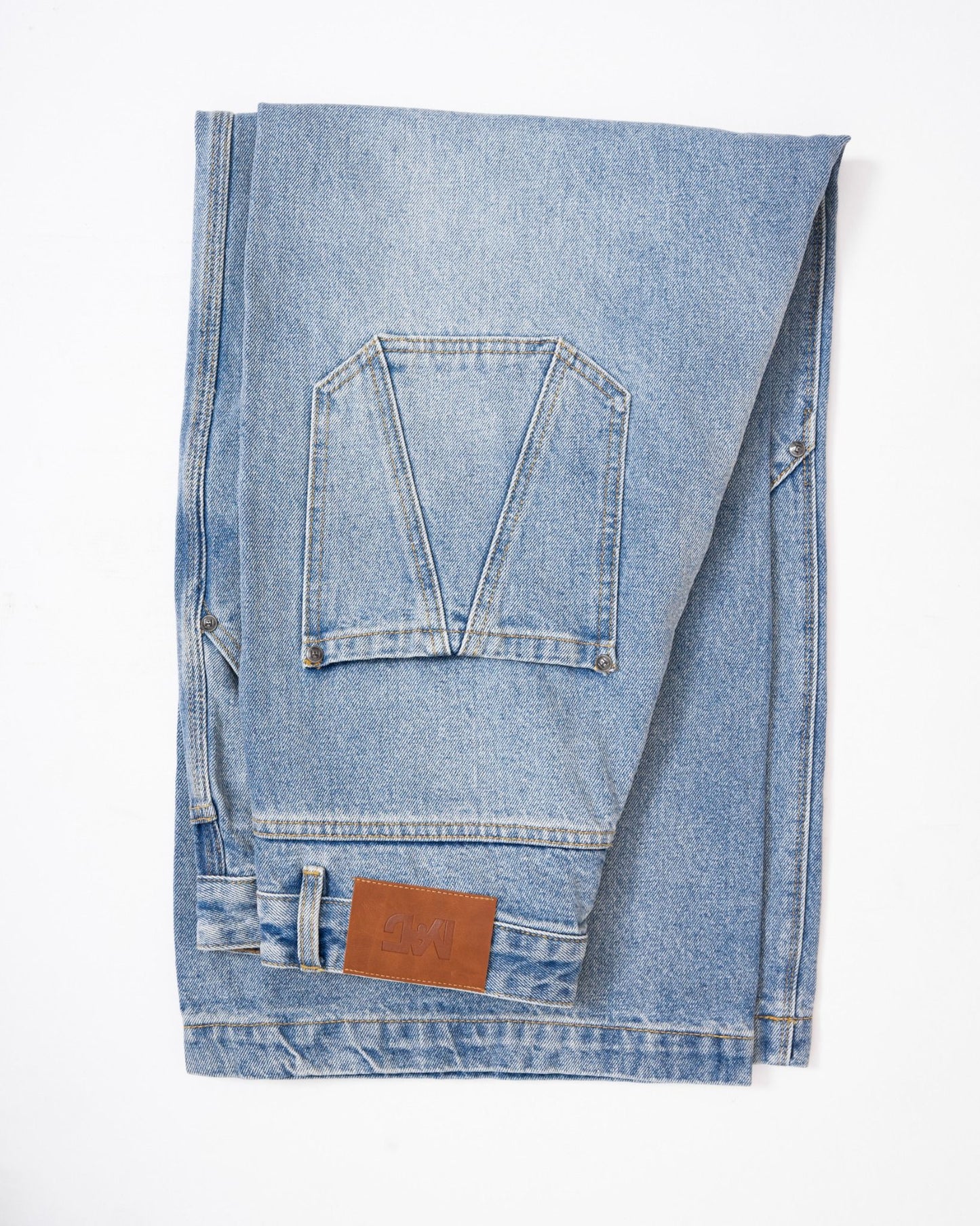 FADED LOOSE JEANS
