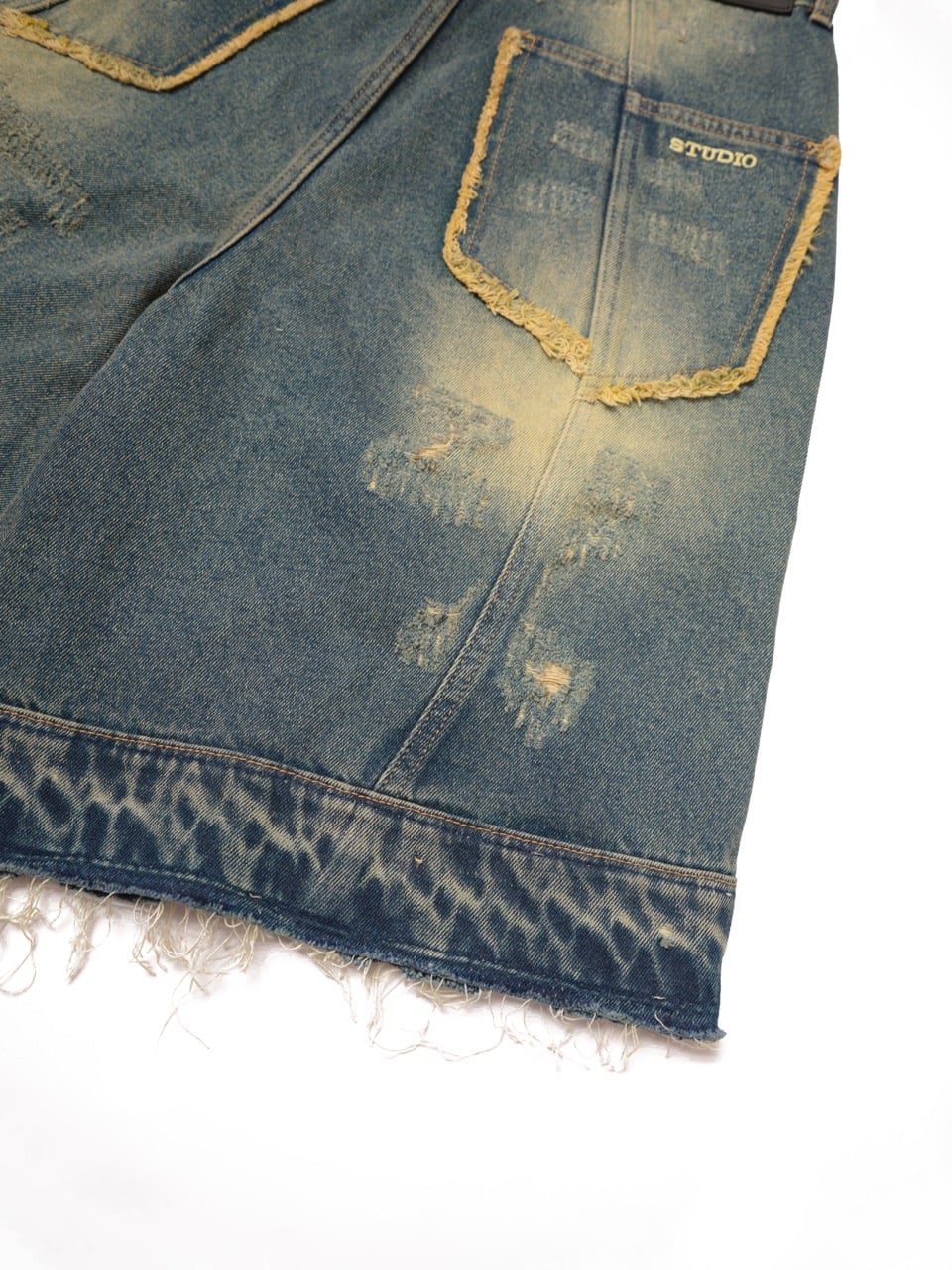 GROOVY WASH JEAN SHORTS