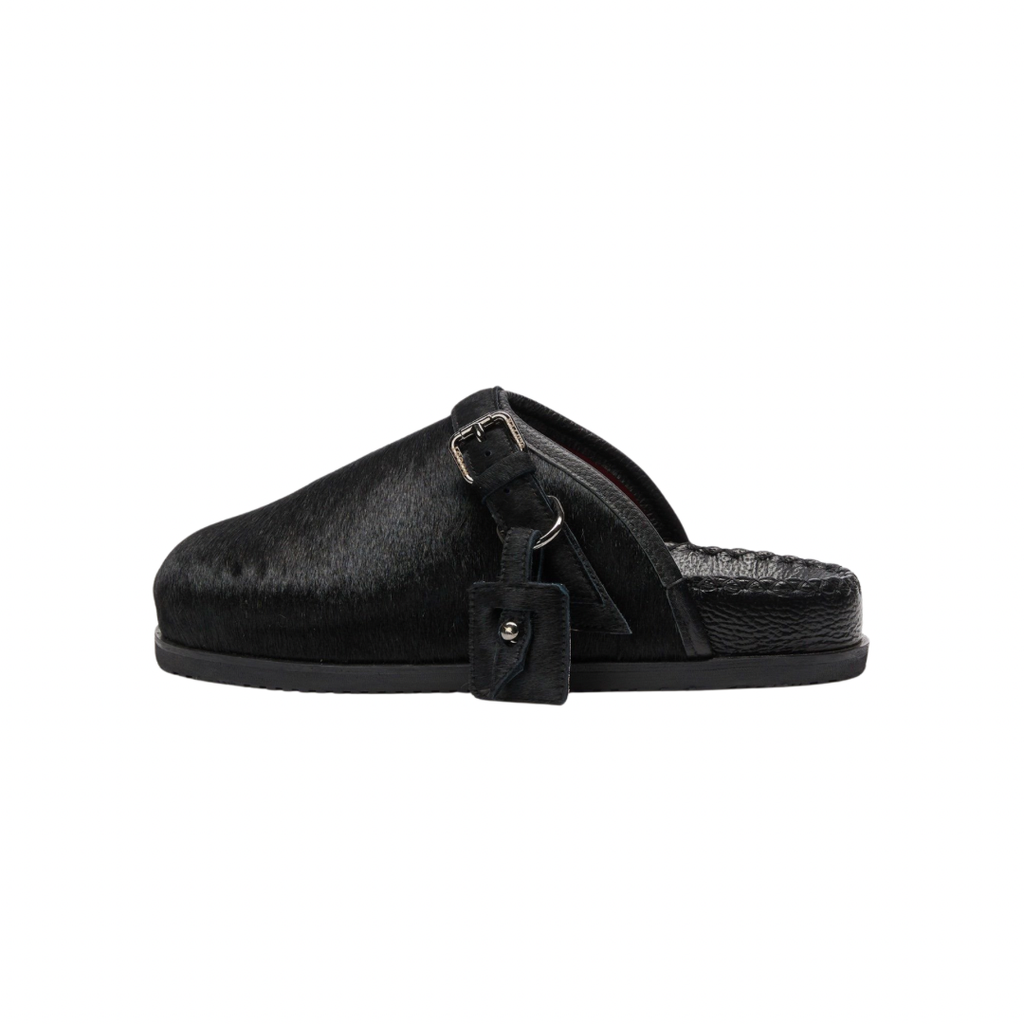 CLOSED-TOE SANDALS - BLACK TOE