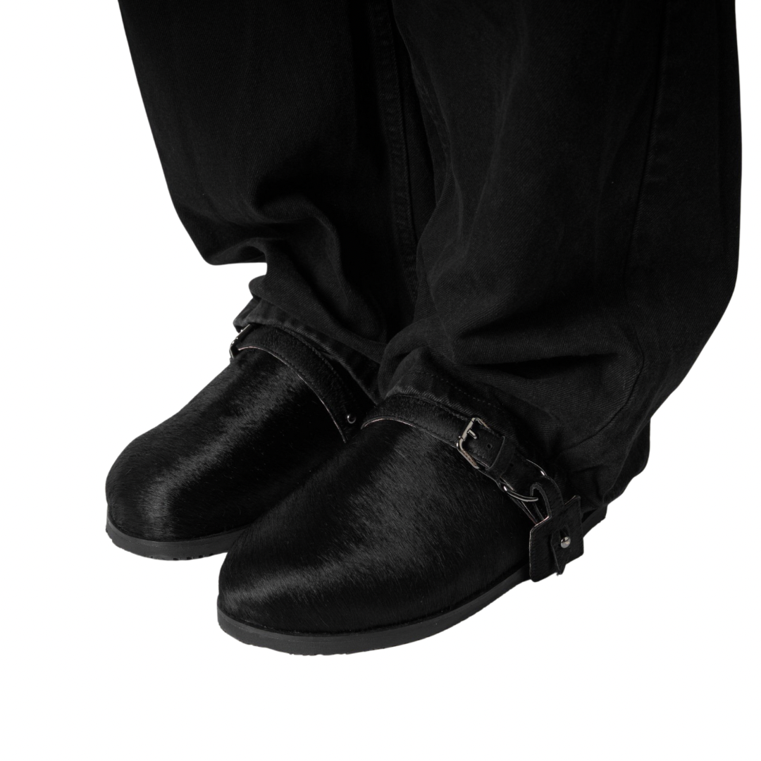 CLOSED-TOE SANDALS - BLACK TOE