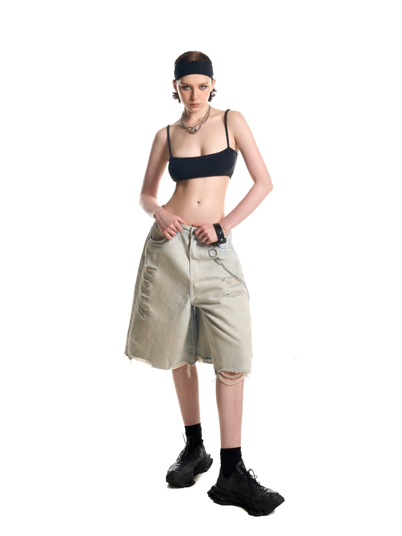 TRIO STAR WASH JEAN SHORTS